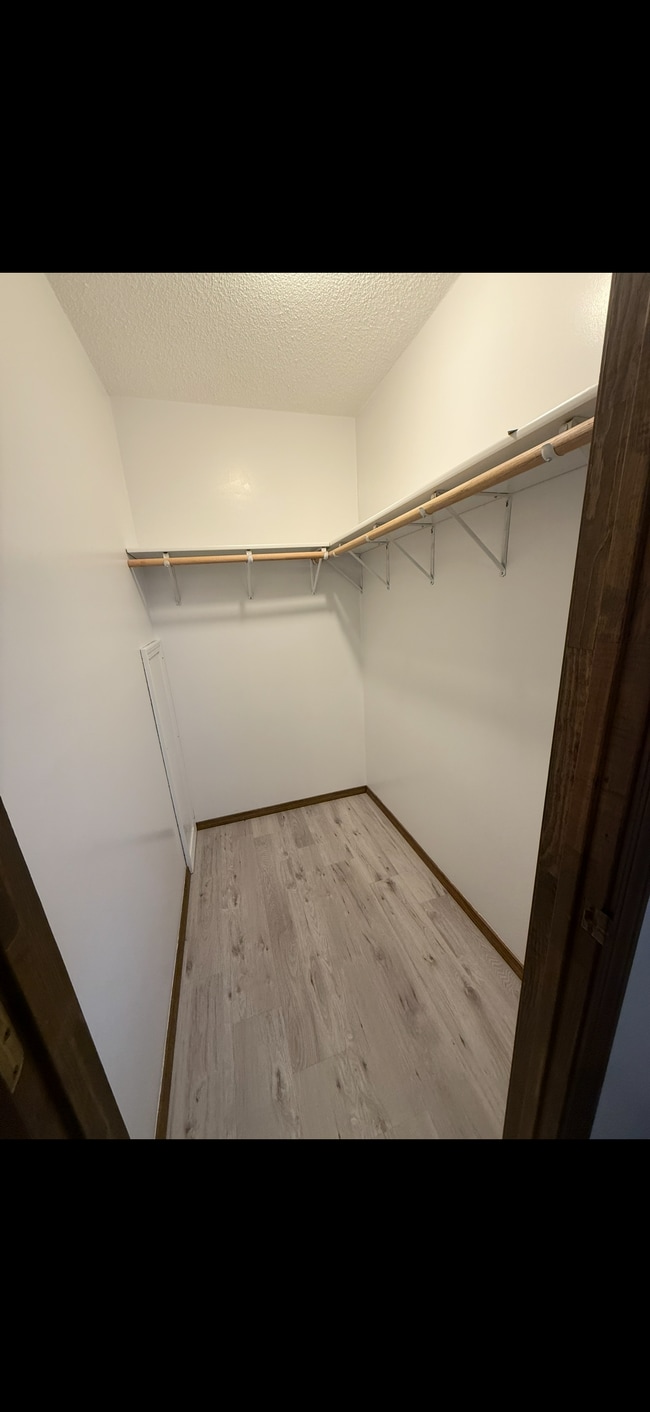 Building Photo - 14102 Southwind Dr