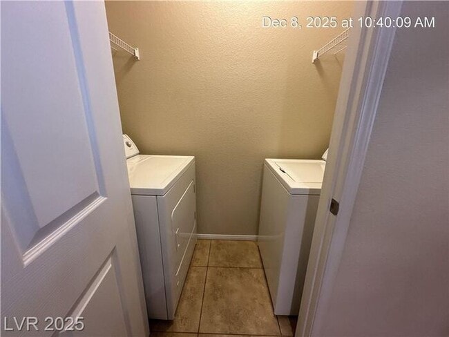 Building Photo - CONDO IN NORTHWEST GATED COMMUNITY