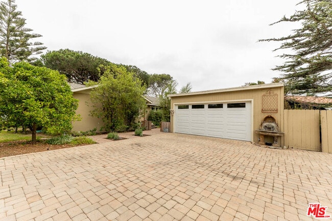 Building Photo - 28952 Selfridge Dr