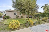 Building Photo - 1326 N Screenland Dr