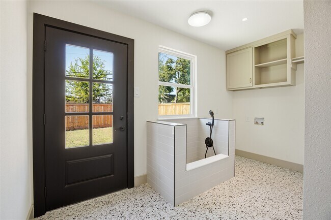 Building Photo - 1415 Tabor St