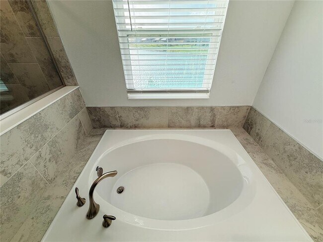 Building Photo - 5001 Center Ct