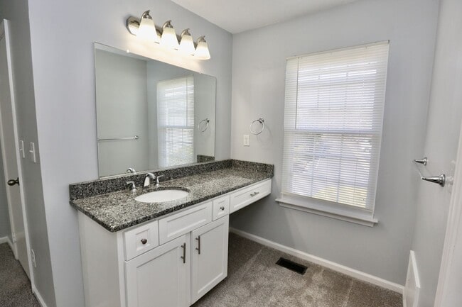 Building Photo - Ready 03-06-26! 2 Primary Suites! Near Little Creek, Dam Neck & Oceana Bases!