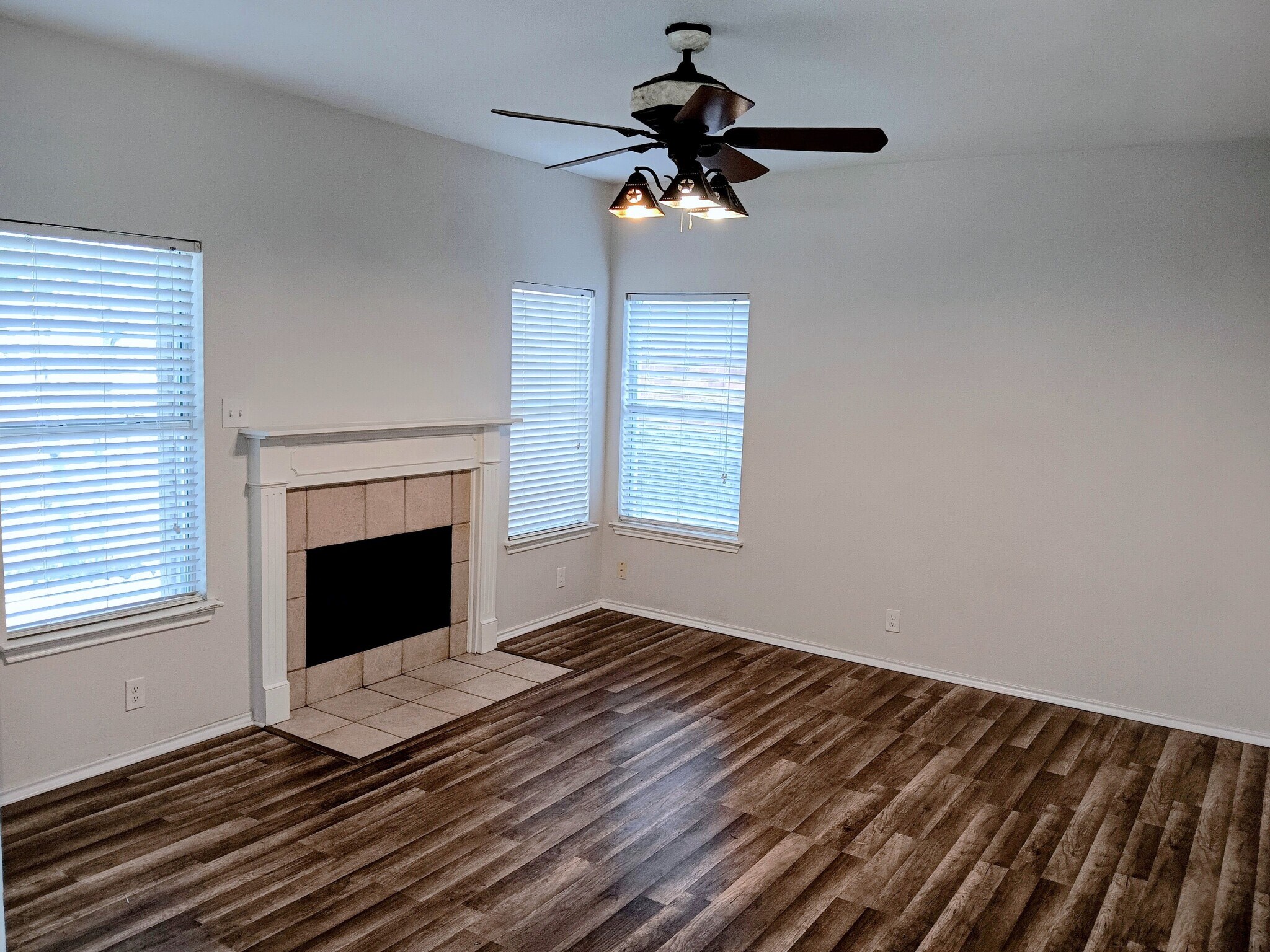 2nd living area downstairs - 217 Corsica Dr