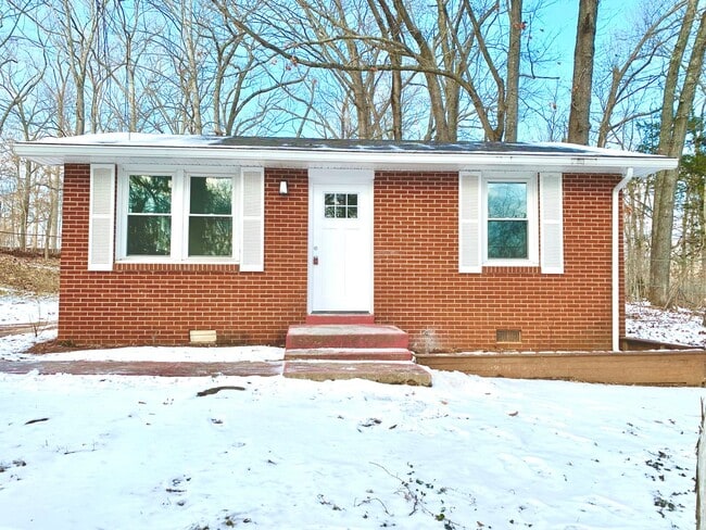 Primary Photo - 845 Britton Springs Rd
