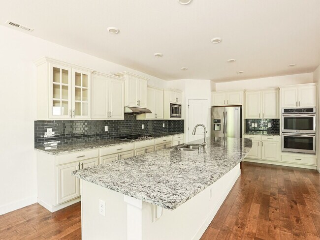 Building Photo - **Beautiful 4-Bedroom Home with A/C, Covered Outdoor Living & Designer Finishes in Bothell** Avai...