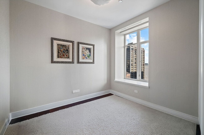 Building Photo - 118 E Erie St