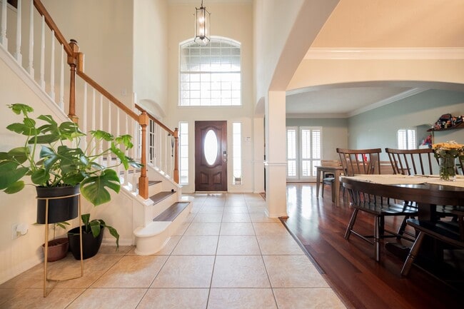 Building Photo - 1823 Blue Water Bay Dr