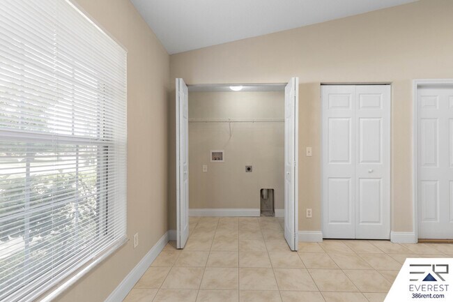 Building Photo - 71 Wellwood Ln