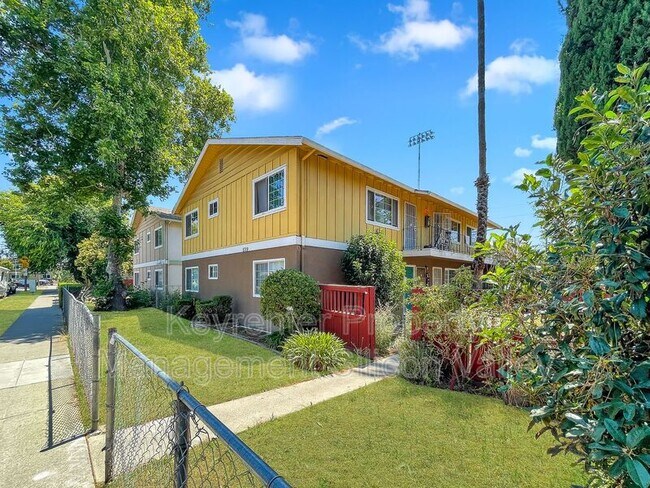 Building Photo - 5719 Via Monte Dr