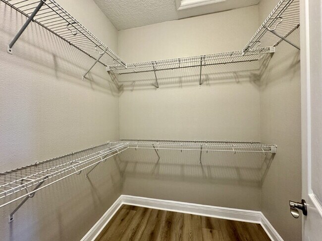 Building Photo - K-Bar range gated 3-Bed Single Family House newly renovated with Fenced back yard