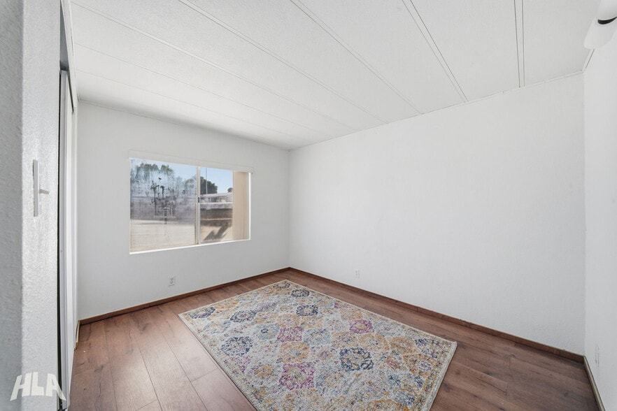 Building Photo - 10584 E Amber Dr