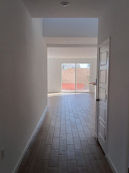 Primary Photo - 1184 Atlantica Dr S
