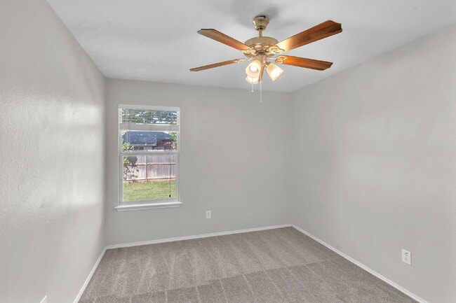 Building Photo - 11829 Gold Creek Dr E