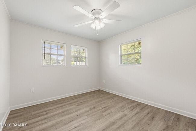 Building Photo - 317 Kim Dr