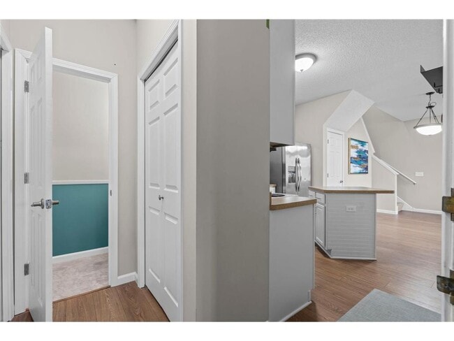 Building Photo - 2504 Country View Dr