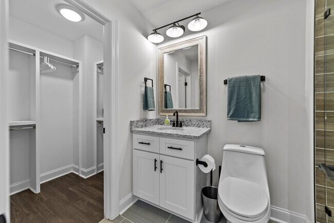 Building Photo - Salisbury Townhome w/ Garage