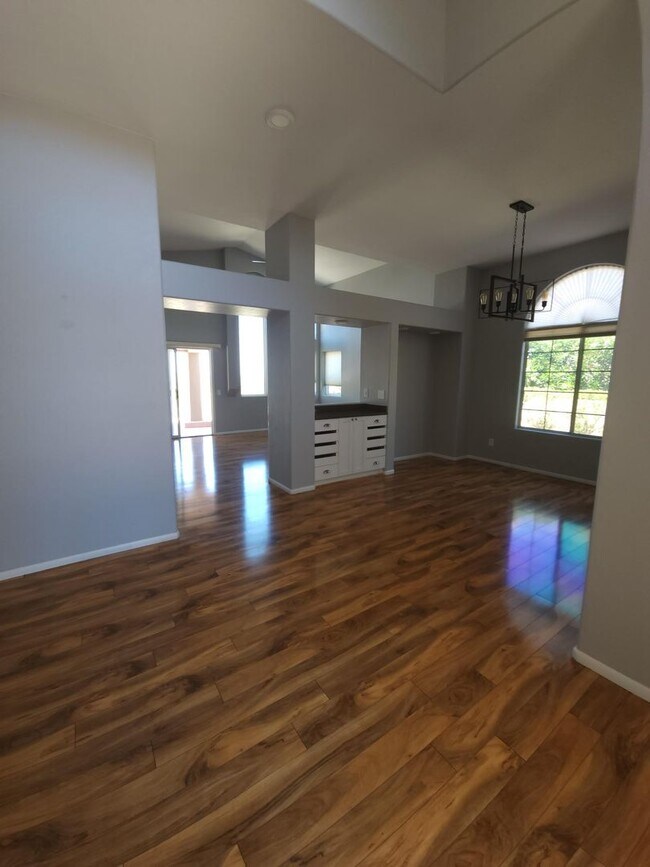 Building Photo - Gated Community at La Reserve Oro Valley_ ...
