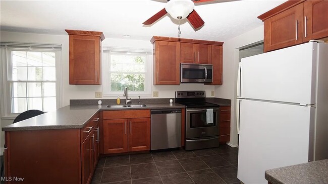 Building Photo - 5907 Sunset Dr