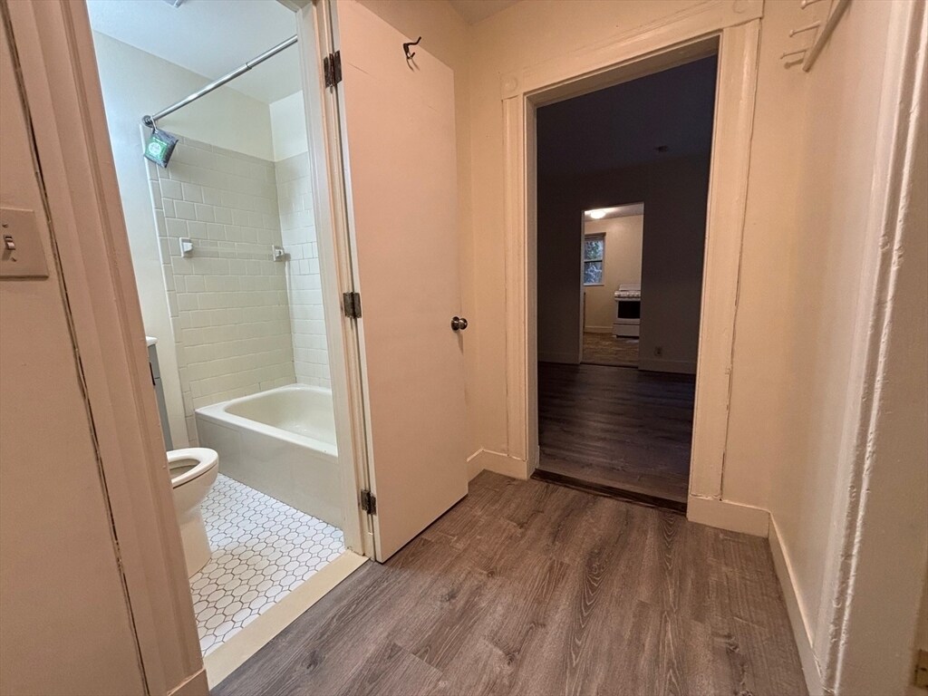 Building Photo - 68 Myrtle St