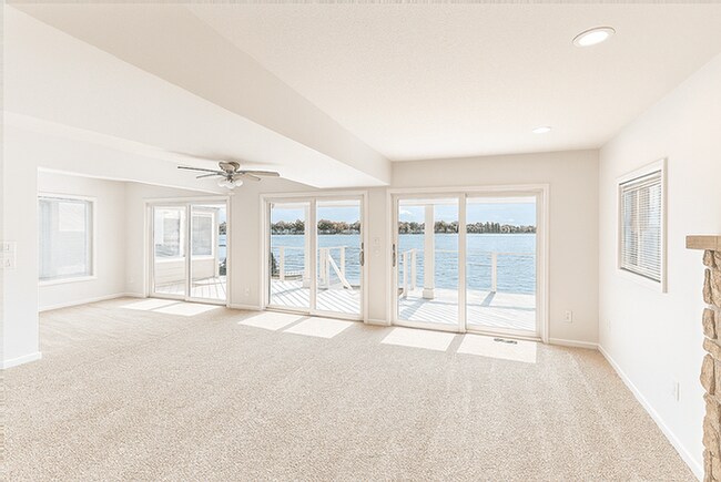 Building Photo - 542 S Woodland Dr