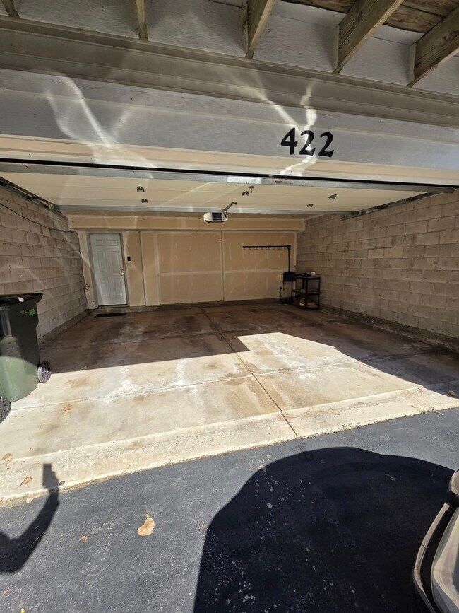 Building Photo - 422 Cary Woods Cir