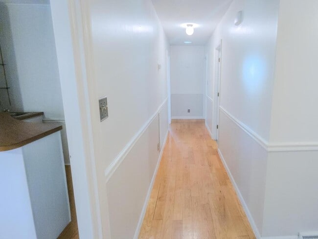 Building Photo - 122 Maxwell Dr