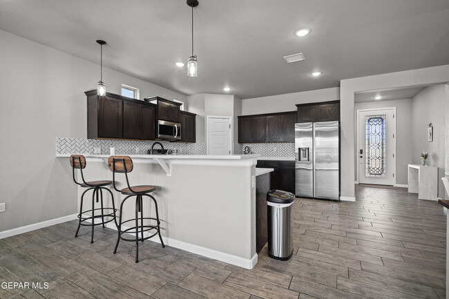 Building Photo - 2521 Mike Price Dr