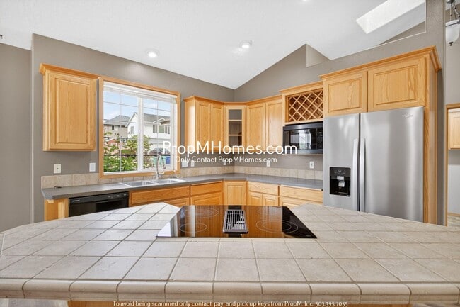 Building Photo - Spacious Three Bedroom Home in Clackamas!