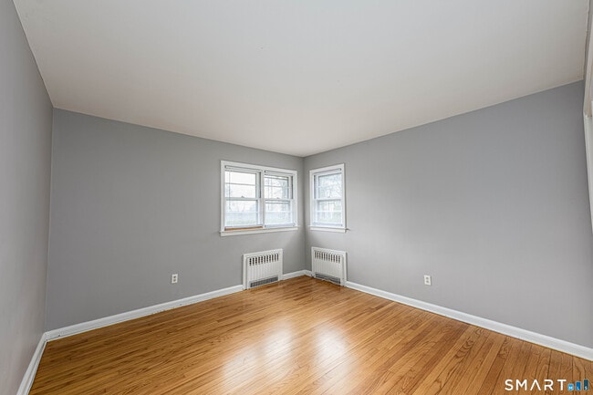 Building Photo - 109 Kings Hwy