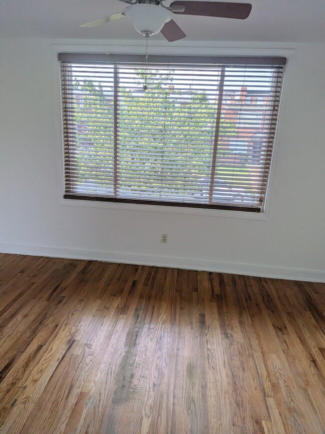 Building Photo - 1249 Farragut Pl NE