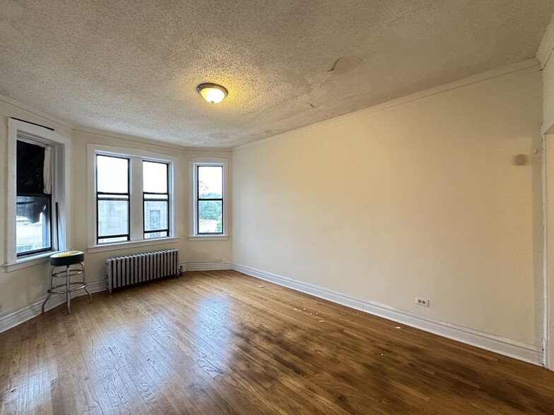 Building Photo - 1542 N Kedzie Ave