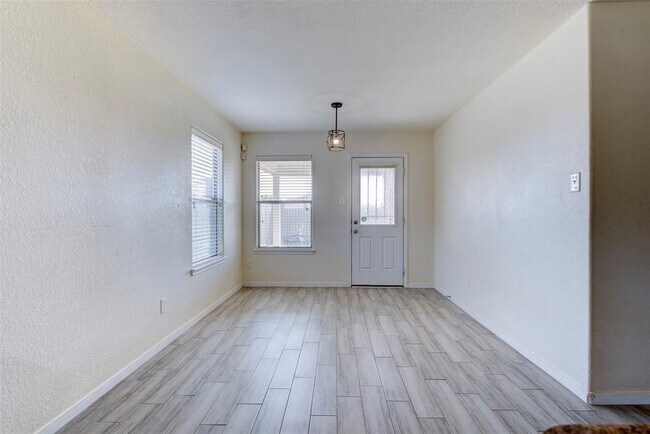 Building Photo - 7906 Yaupon View Dr
