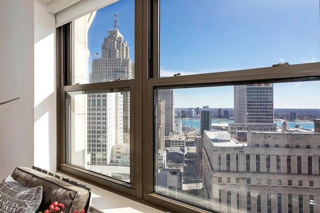 Building Photo - 1135 Shelby St