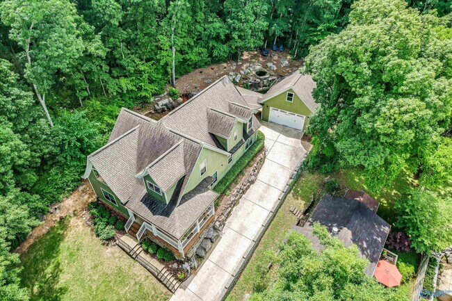 Building Photo - 1716 NE Wellman Ave