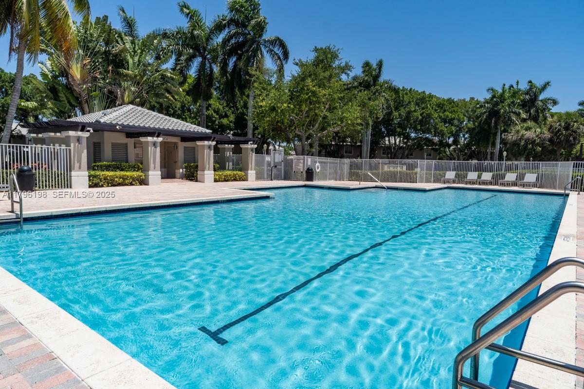 Building Photo - 1999 Madeira Dr