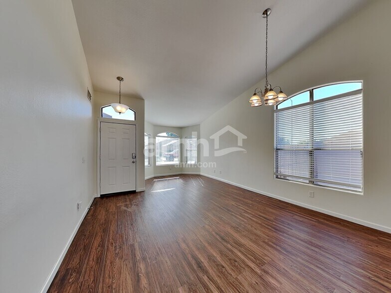 Building Photo - 9824 E Onza Ave