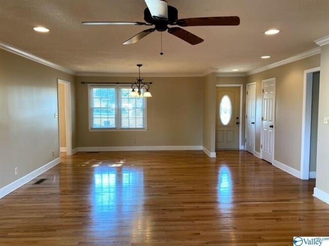 Building Photo - 206 Westchester Ave SW