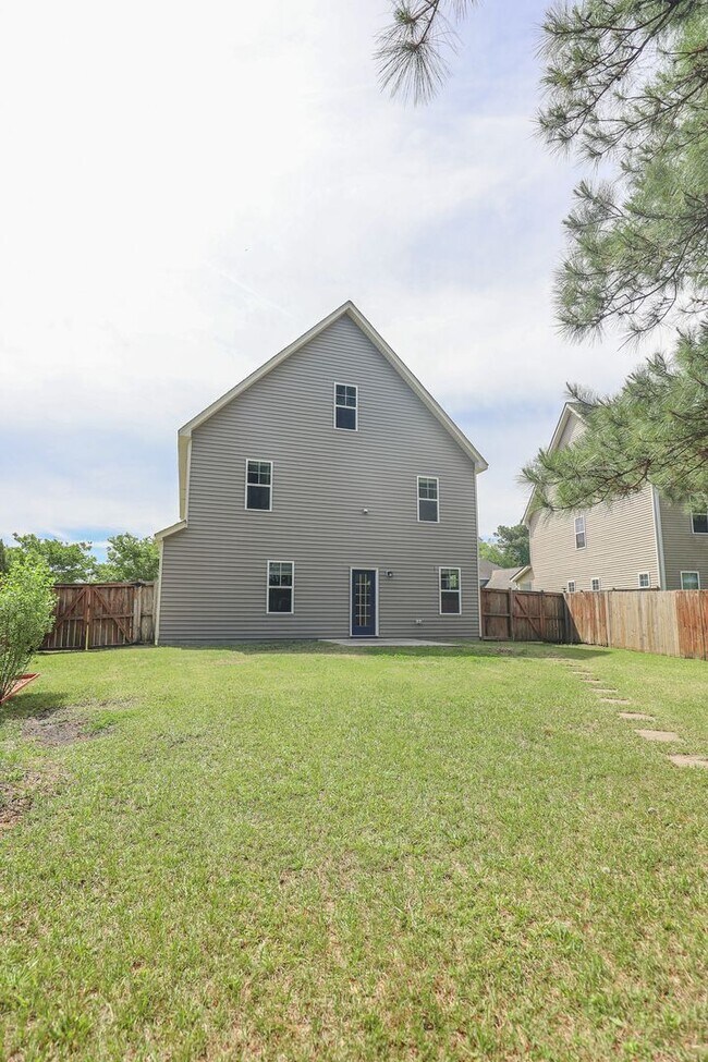 Building Photo - The Landing at Mill Creek community!  Washer / Dryer included