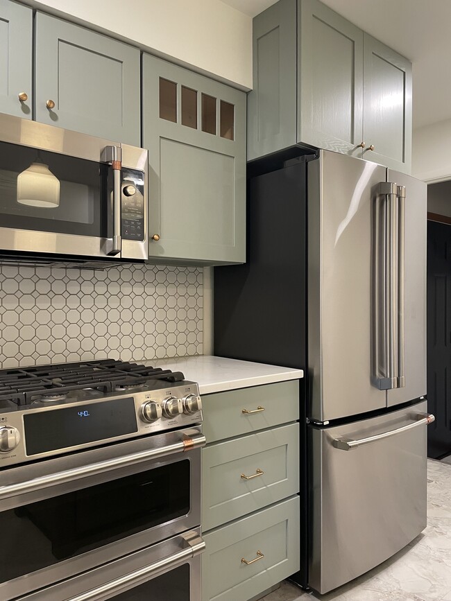 Building Photo - 1210 Acewood Blvd