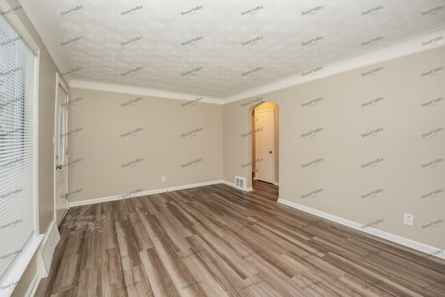 Building Photo - 5910 Turney Rd