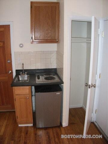 Primary Photo - 51 S Huntington Ave