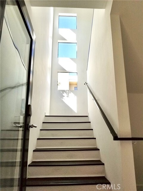 Building Photo - 850 E Palm Canyon Dr