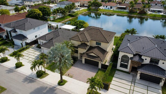 Building Photo - 4450 SW 164th Ave