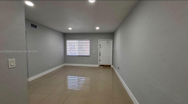 Building Photo - 3600 SW 9th Terrace