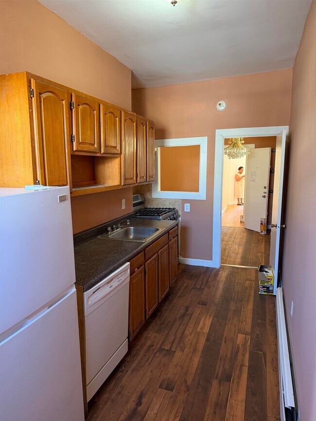 Building Photo - 170 Boyd Ave