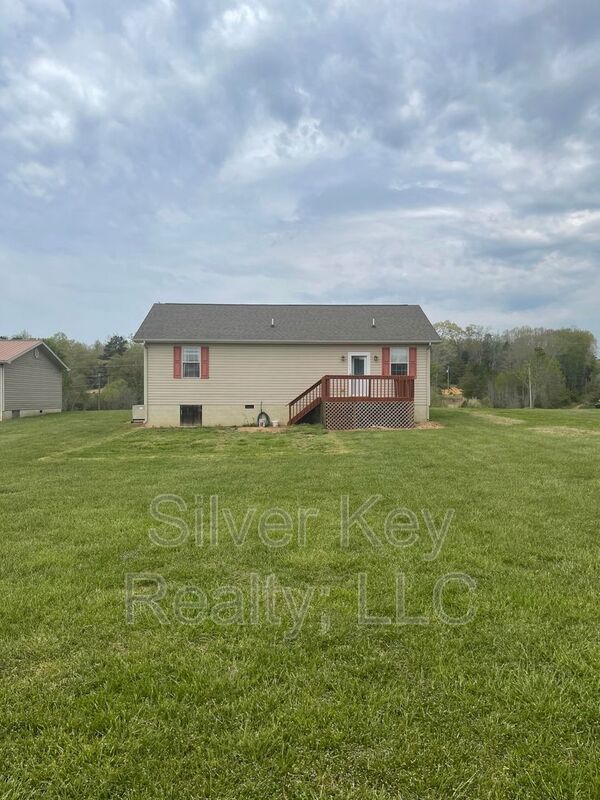 Building Photo - 155 Pulliam Dr