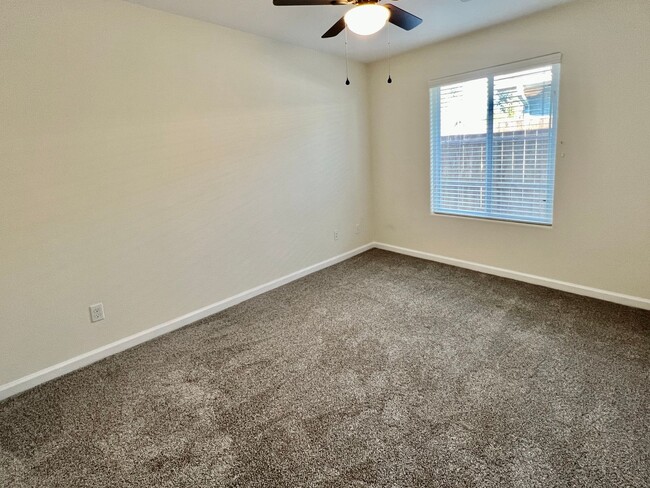 Building Photo - $2195 Kings Canyon & Armstrong, Updated 4 ...