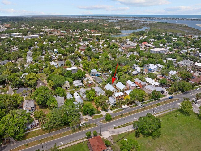 Building Photo - 30 W Castillo Dr