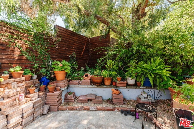 Building Photo - 2344 Sunset Heights Dr
